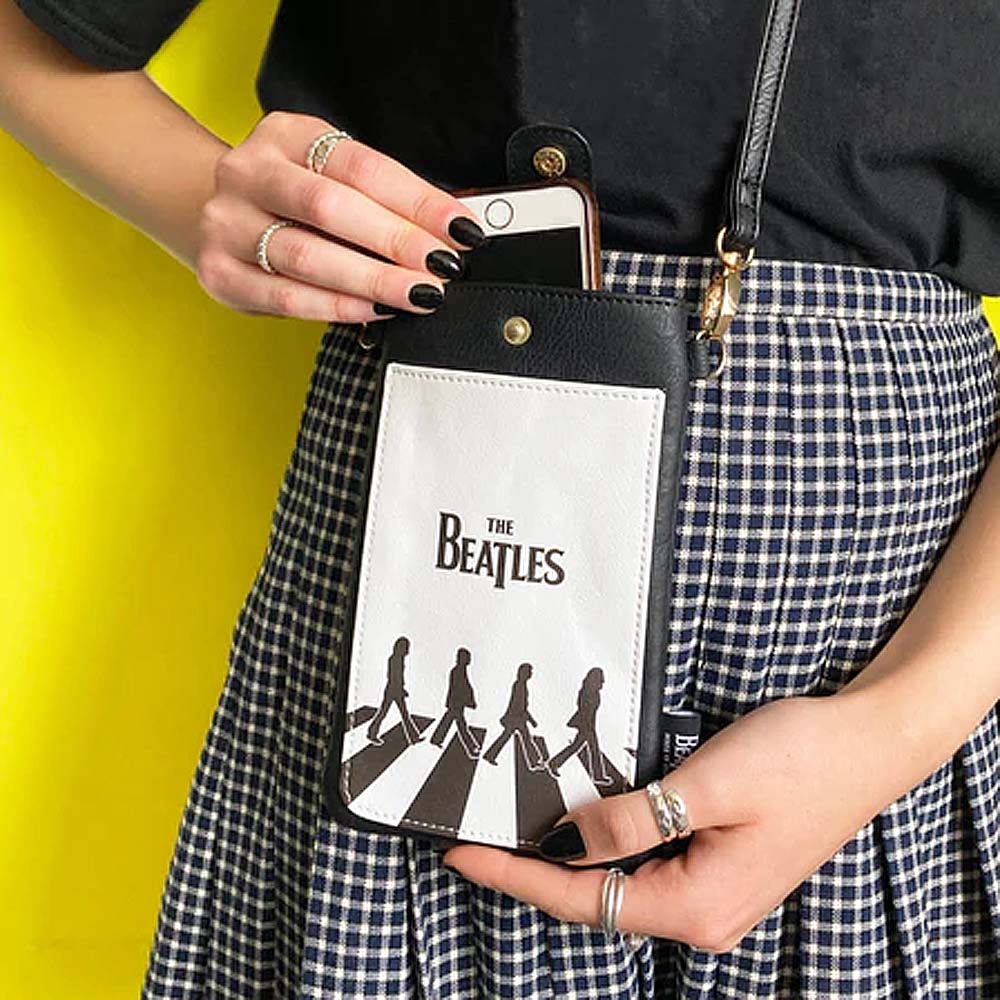THE BEATLES ビートルズ (来日 60周年 ) - Abbey Road / Phone Wallet / Mini Bag / Disaster(U.K.ブランド) / ショルダーバッグ