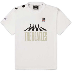 THE BEATLES ビートルズ (7月 映画 『ザ・ビートルズの軌跡』 公開 ) - 4 / バックプリントあり / Meyba（ブランド） / Tシャツ / メンズ 【公式 / オフィシャル】